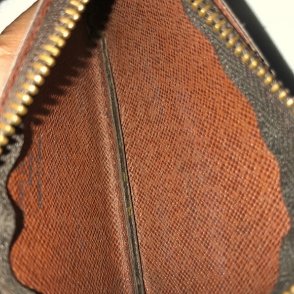 Authentic Louis vuitton key pouch - Picture 7 of 12